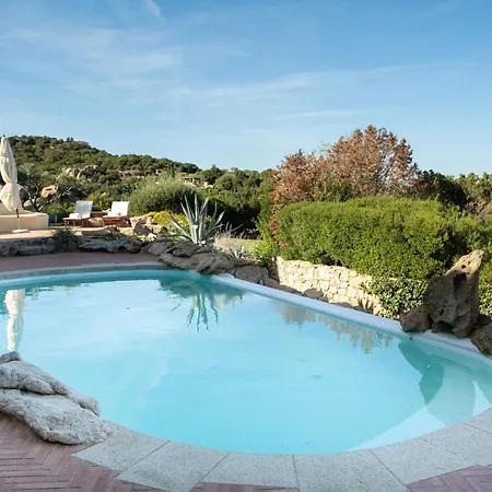 Villa Lussuosa Con Piscina Opera Dell'arch.couelle