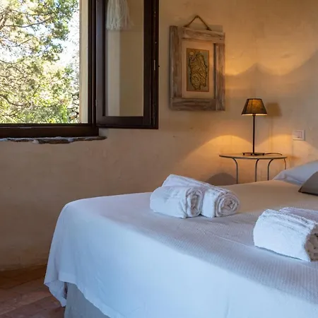 Villa Lussuosa Con Piscina Opera Dell'arch.couelle Porto Cervo