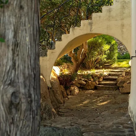 Villa Lussuosa Con Piscina Opera Dell'arch.couelle *