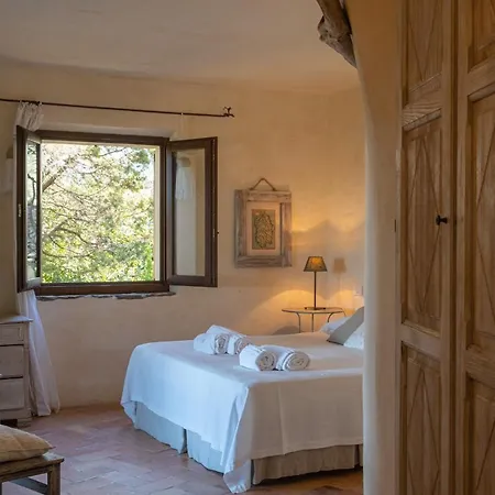 Lussuosa Con Piscina Opera Dell'arch.couelle Porto Cervo