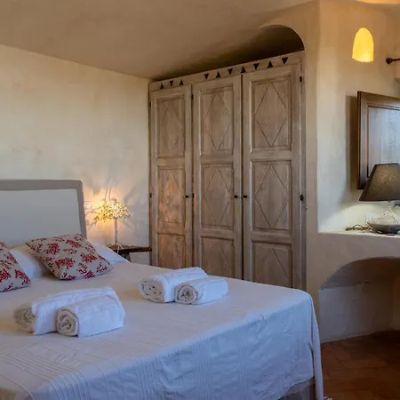 Villa Lussuosa Con Piscina Opera Dell'arch.couelle *