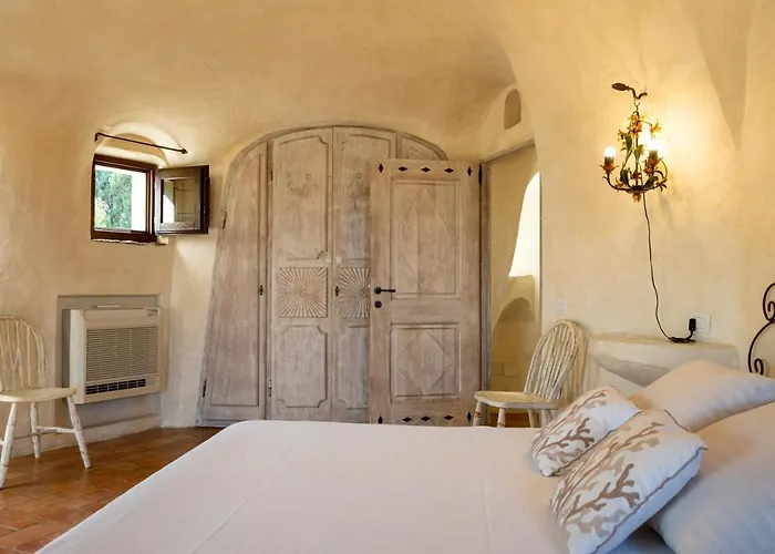 Villa Lussuosa Con Piscina Opera Dell'arch.couelle Porto Cervo