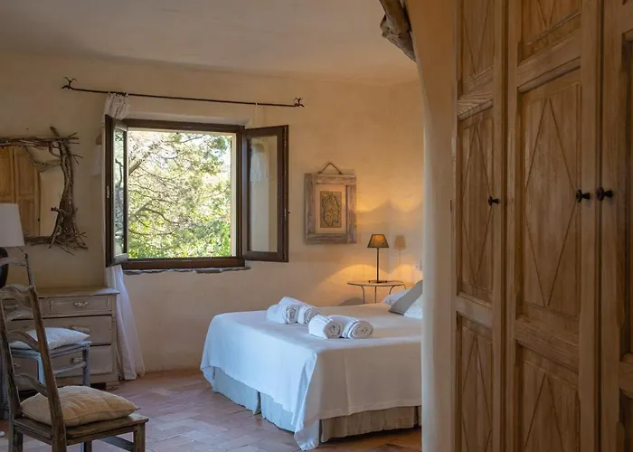 Lussuosa Con Piscina Opera Dell'arch.couelle Porto Cervo